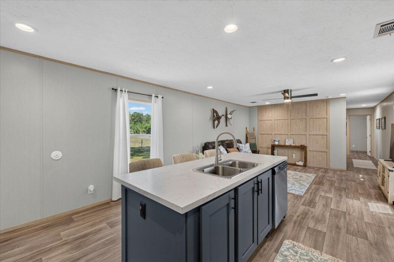 956 Tiger Loop Photo 11