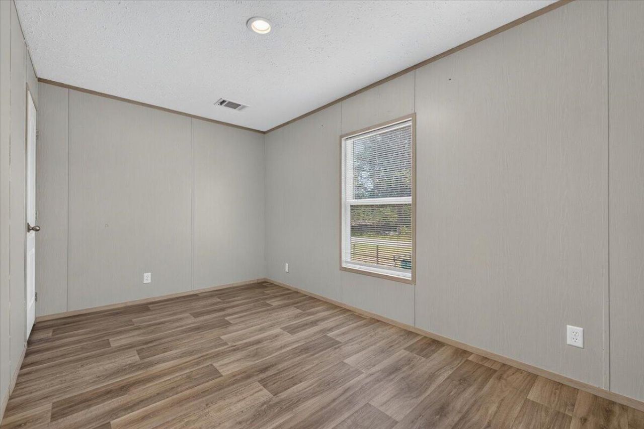 956 Tiger Loop Photo 15