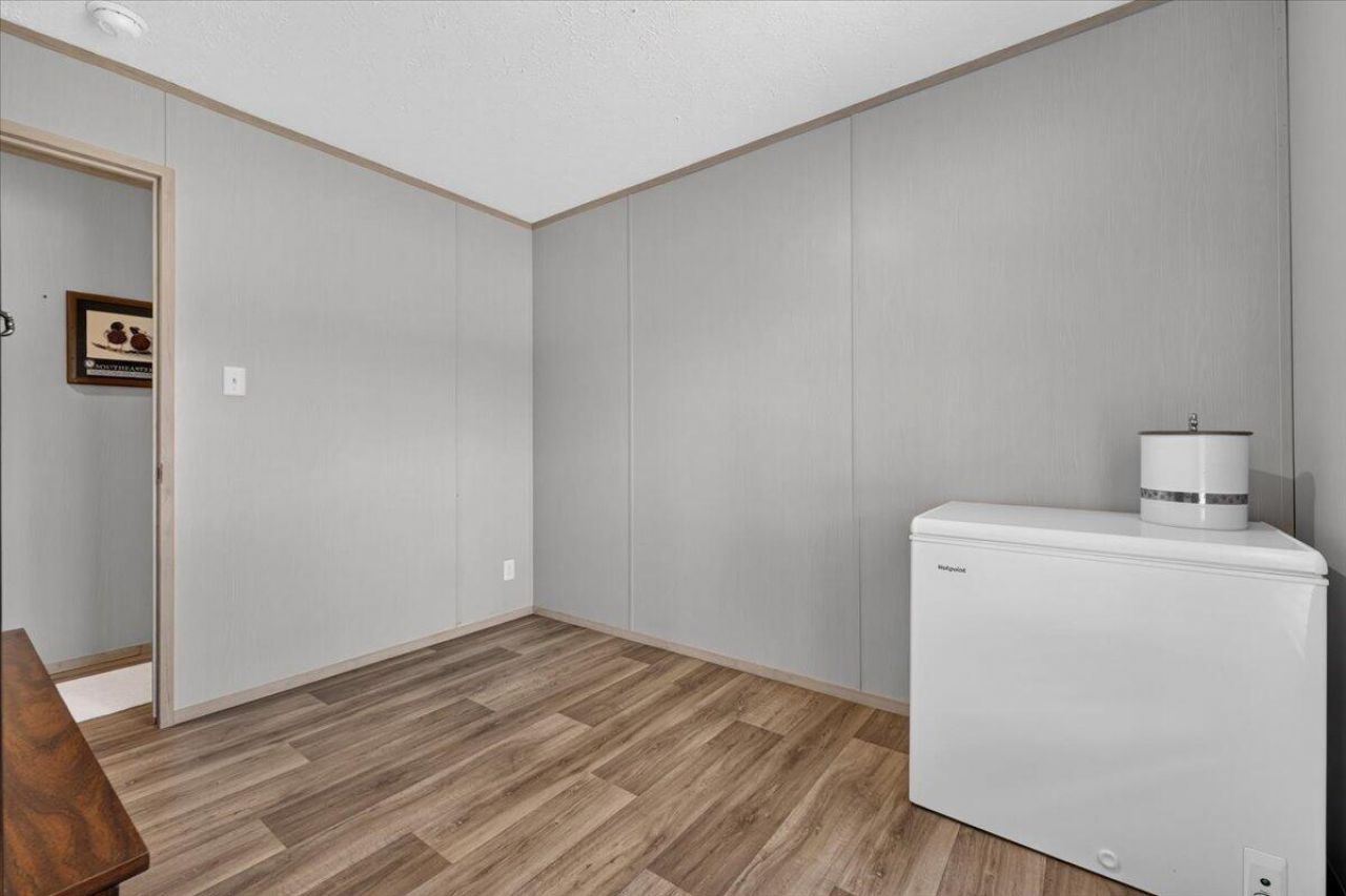 956 Tiger Loop Photo 19