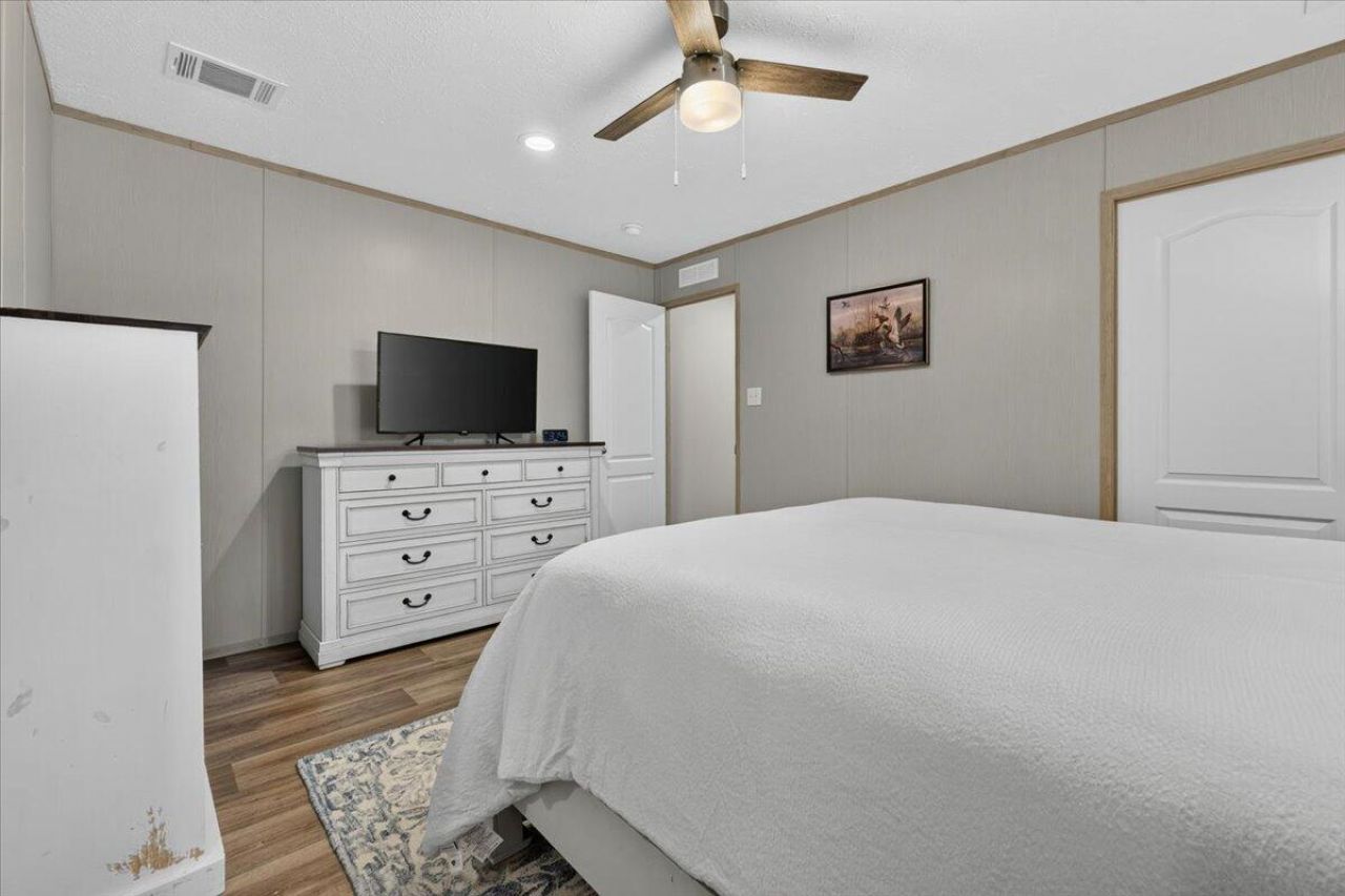 956 Tiger Loop Photo 23