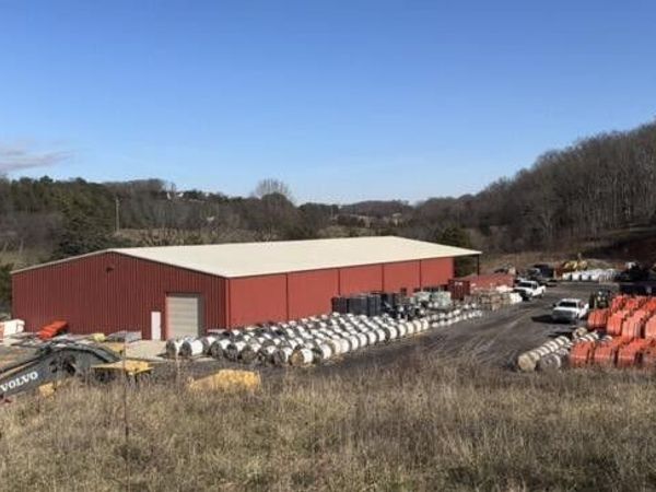725 W Highway 25 , Dandridge, TN 37725