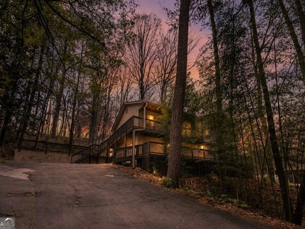5121 Heather Road SE, Smyrna, GA 30082