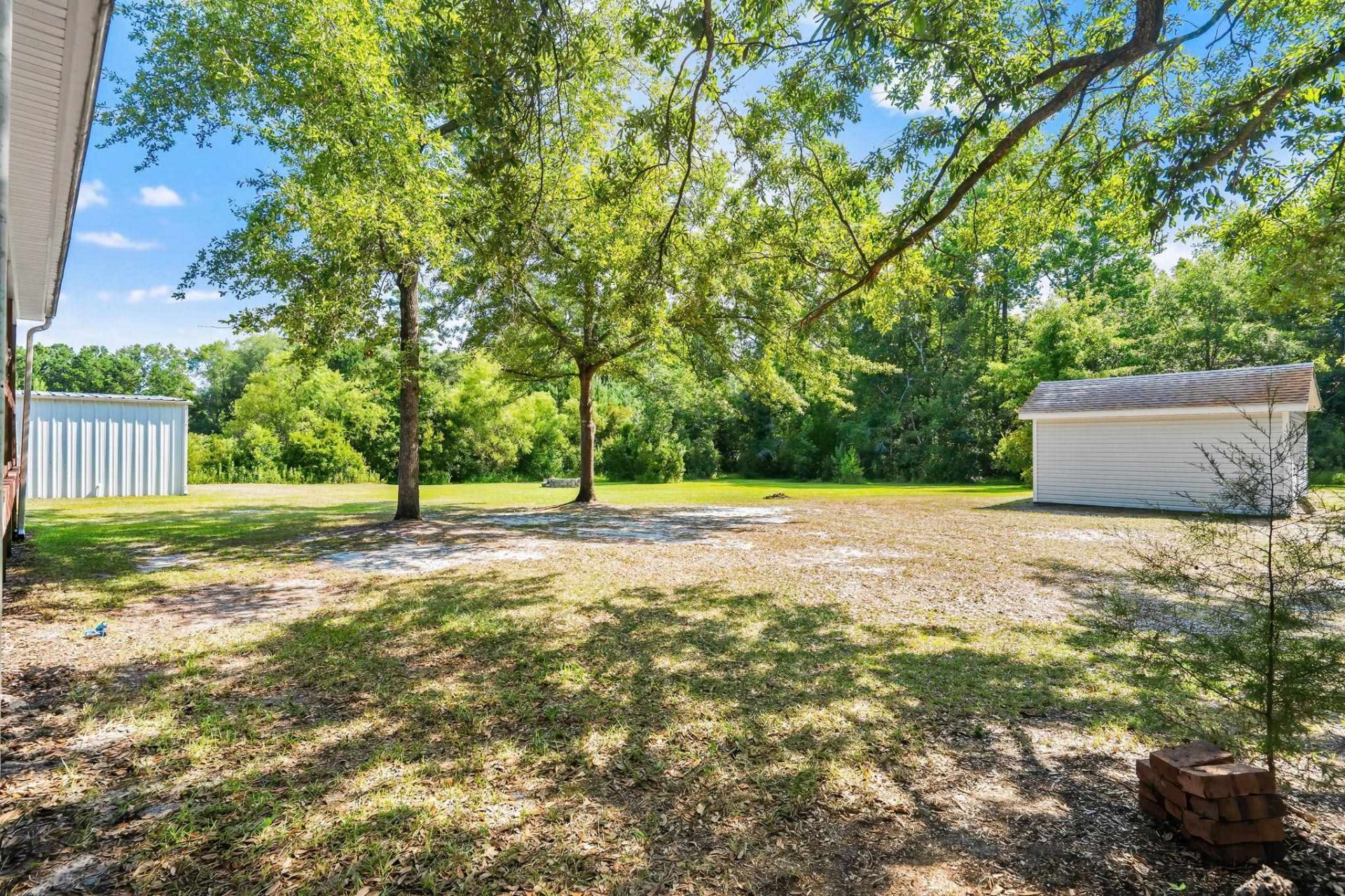 2161 Eastwoods Dr. Photo 21