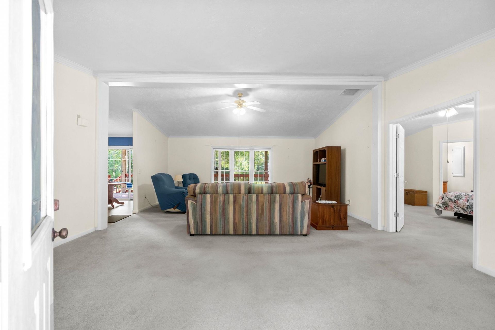 2161 Eastwoods Dr. Photo 28