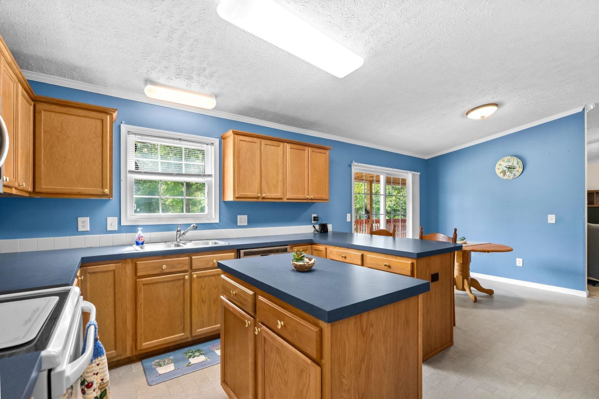 2161 Eastwoods Dr. Photo 39