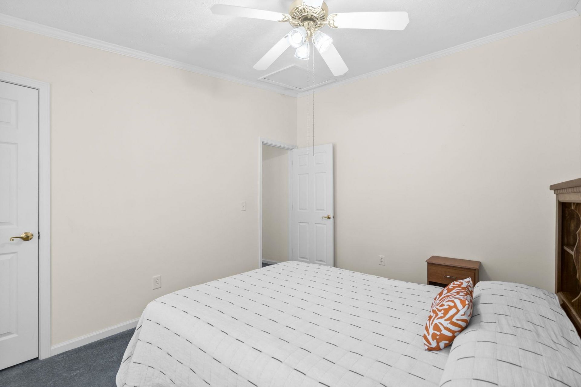 2161 Eastwoods Dr. Photo 55