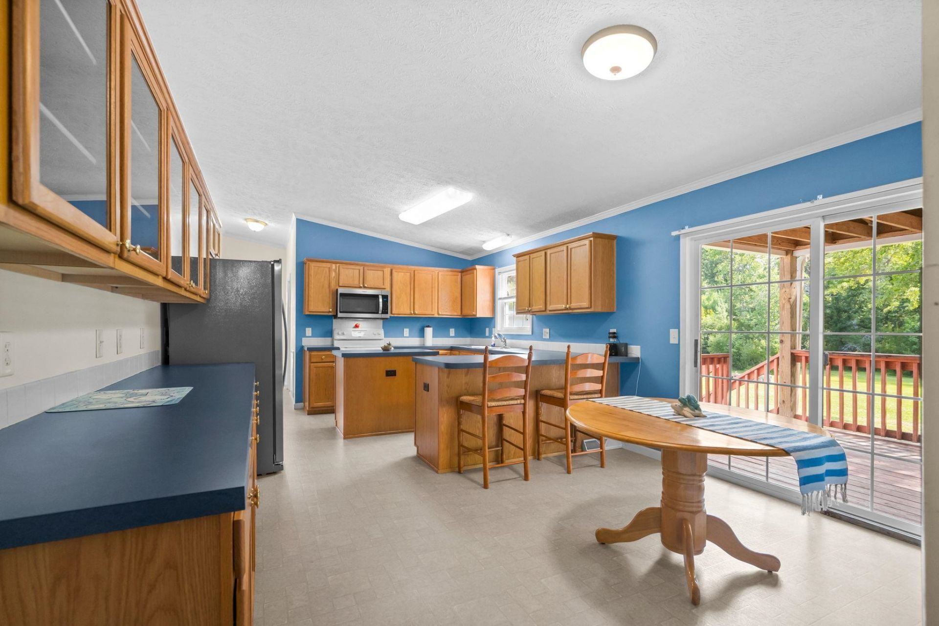2161 Eastwoods Dr. Photo 7