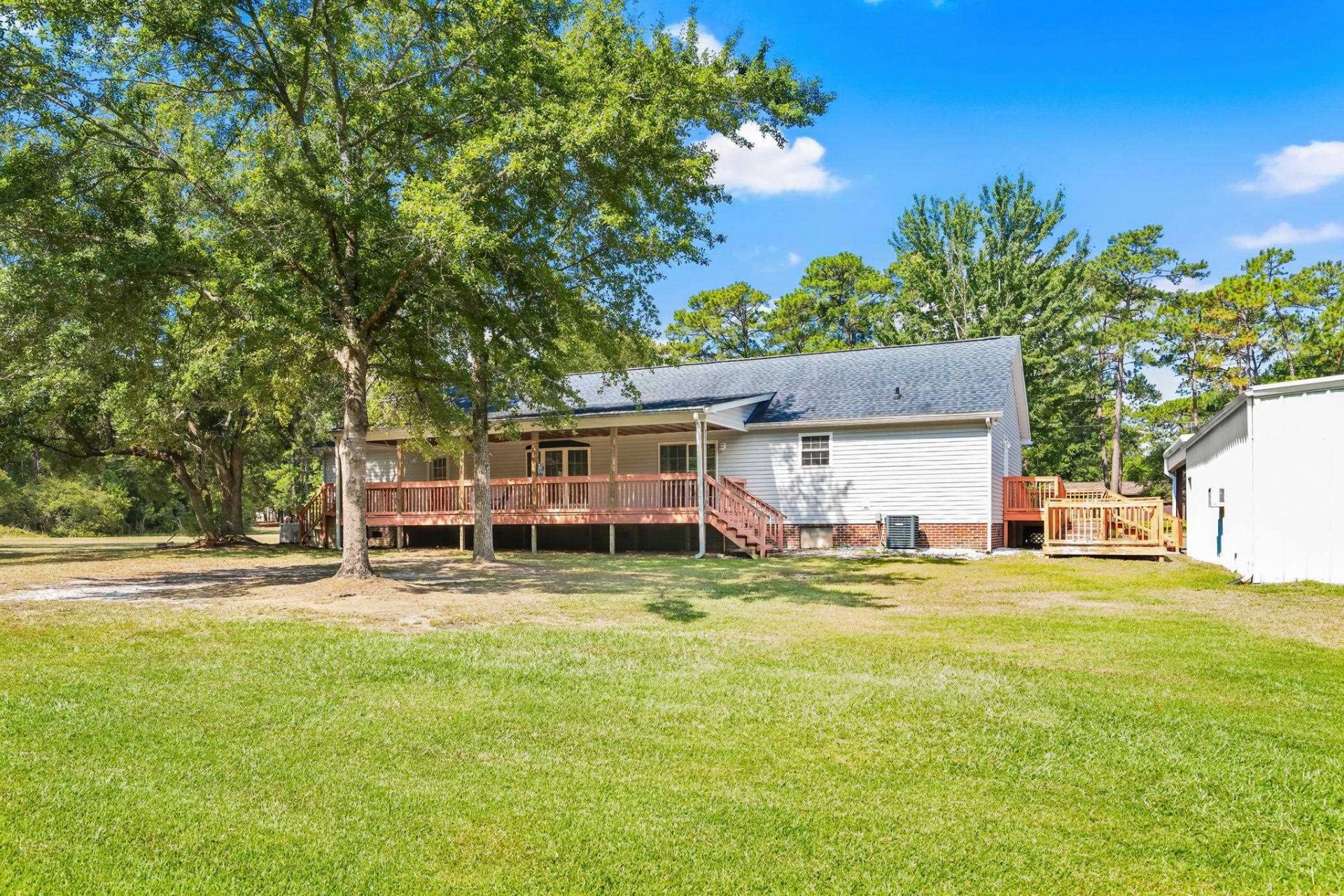 2161 Eastwoods Dr. Photo 8