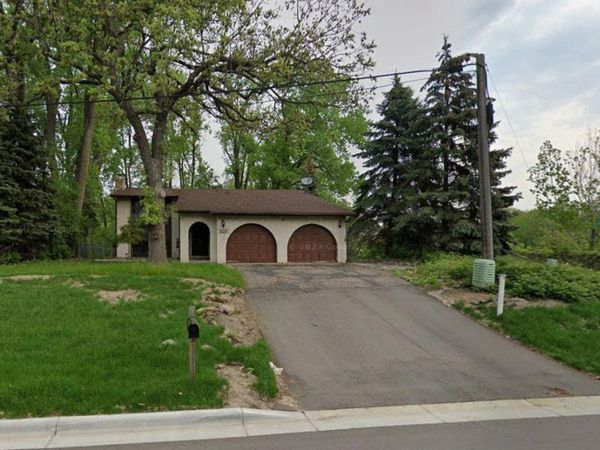 404 Cimarron Road, Apple Valley, MN 55124