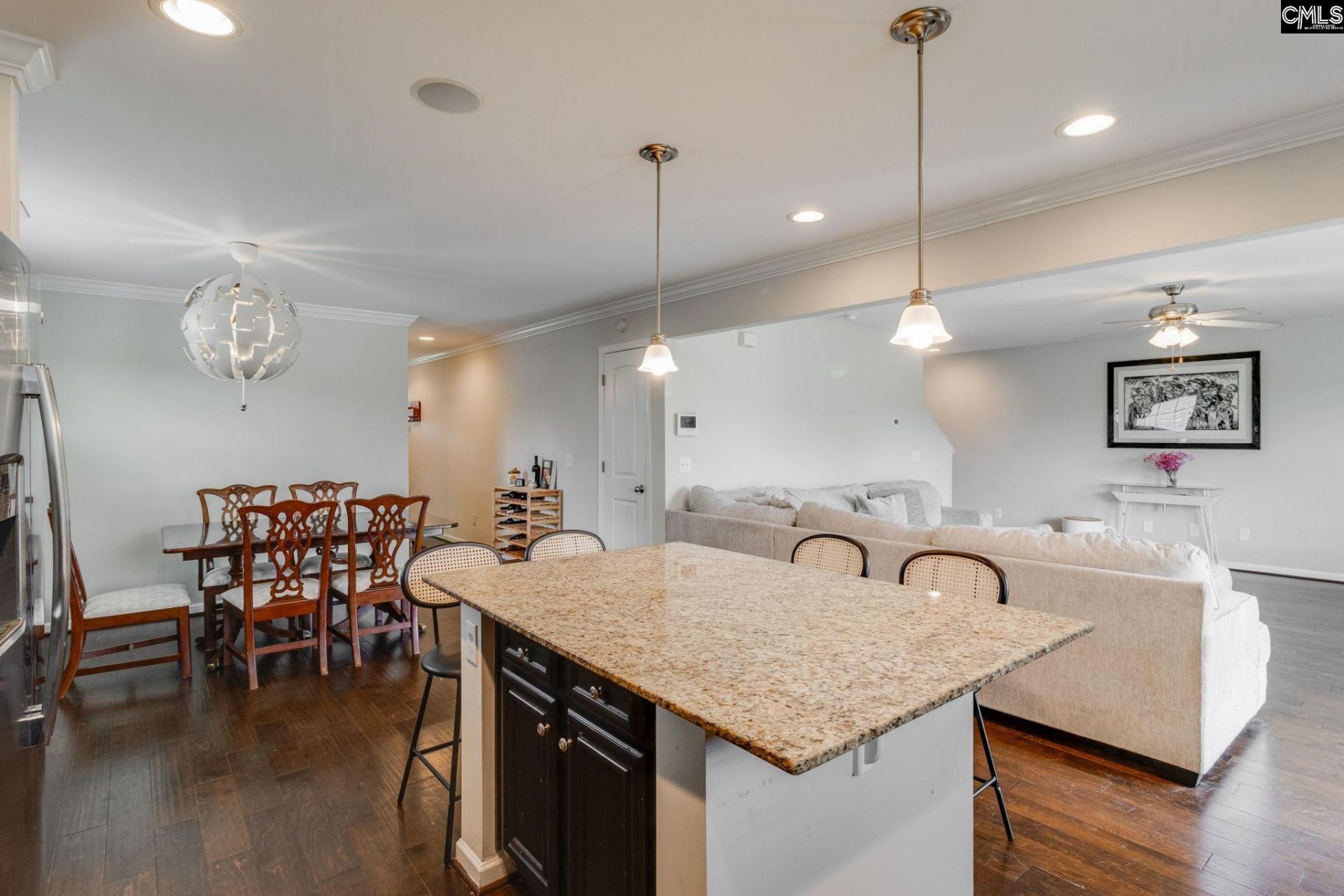 637 Kimpton Drive  Photo 13
