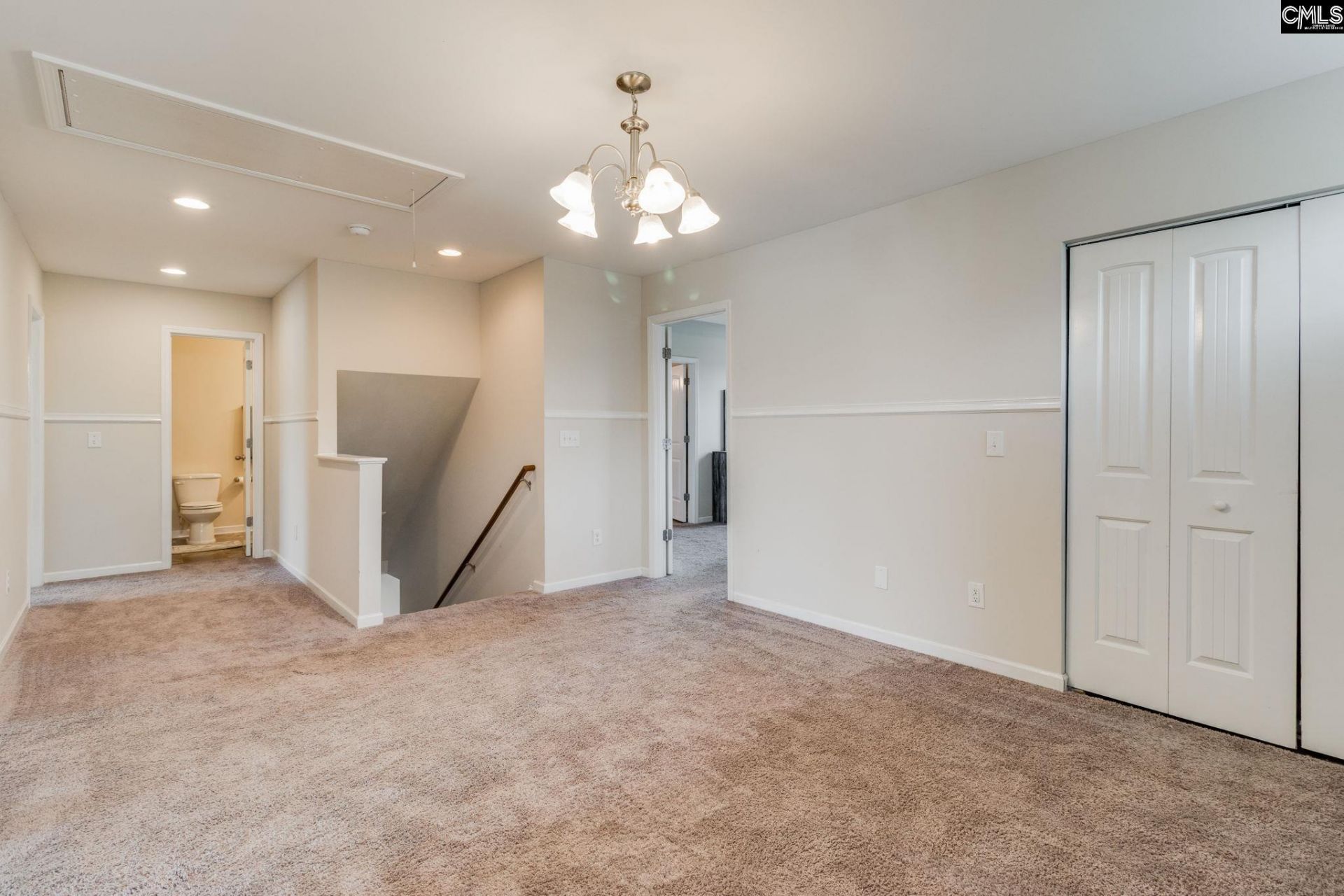 637 Kimpton Drive  Photo 19