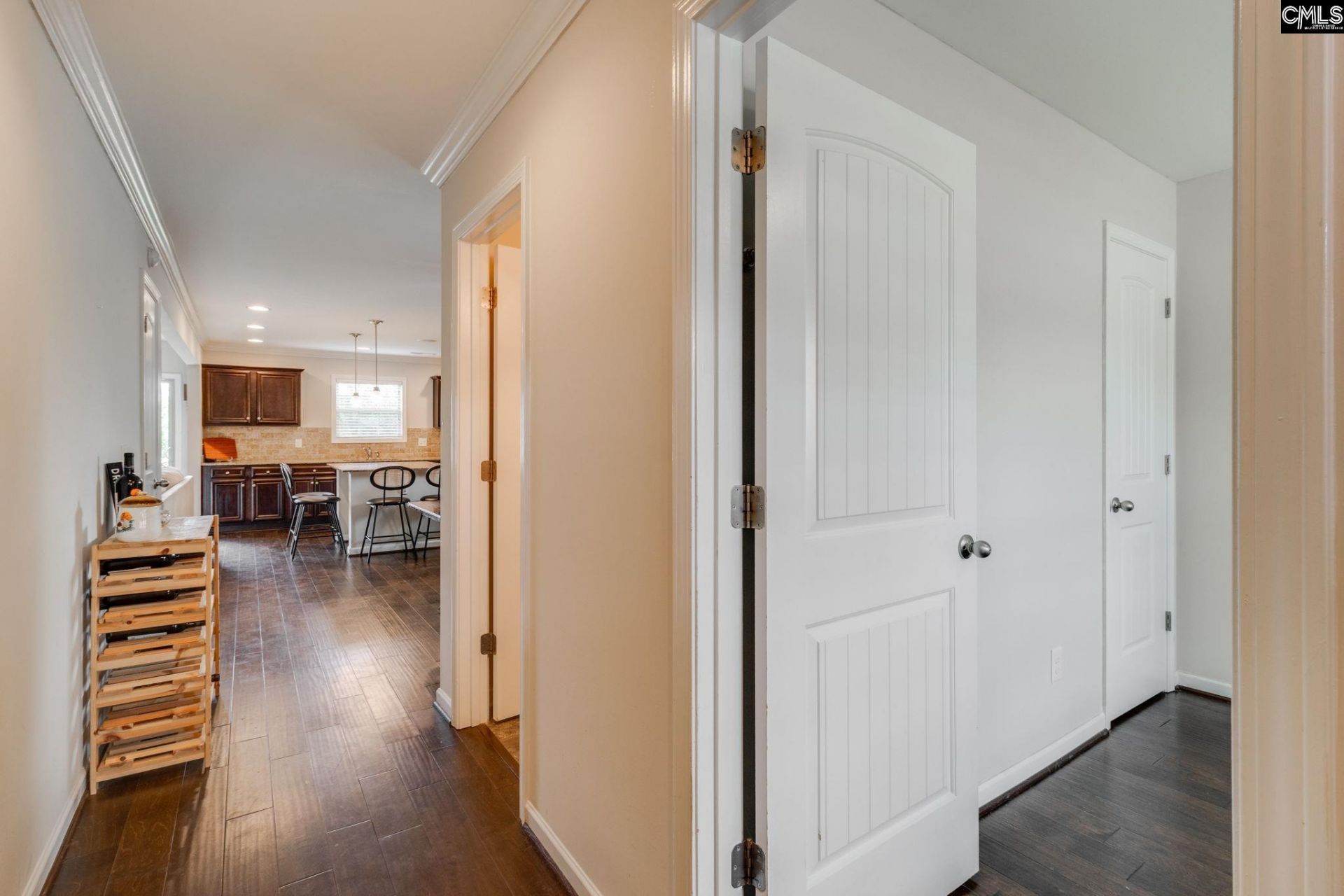 637 Kimpton Drive  Photo 5