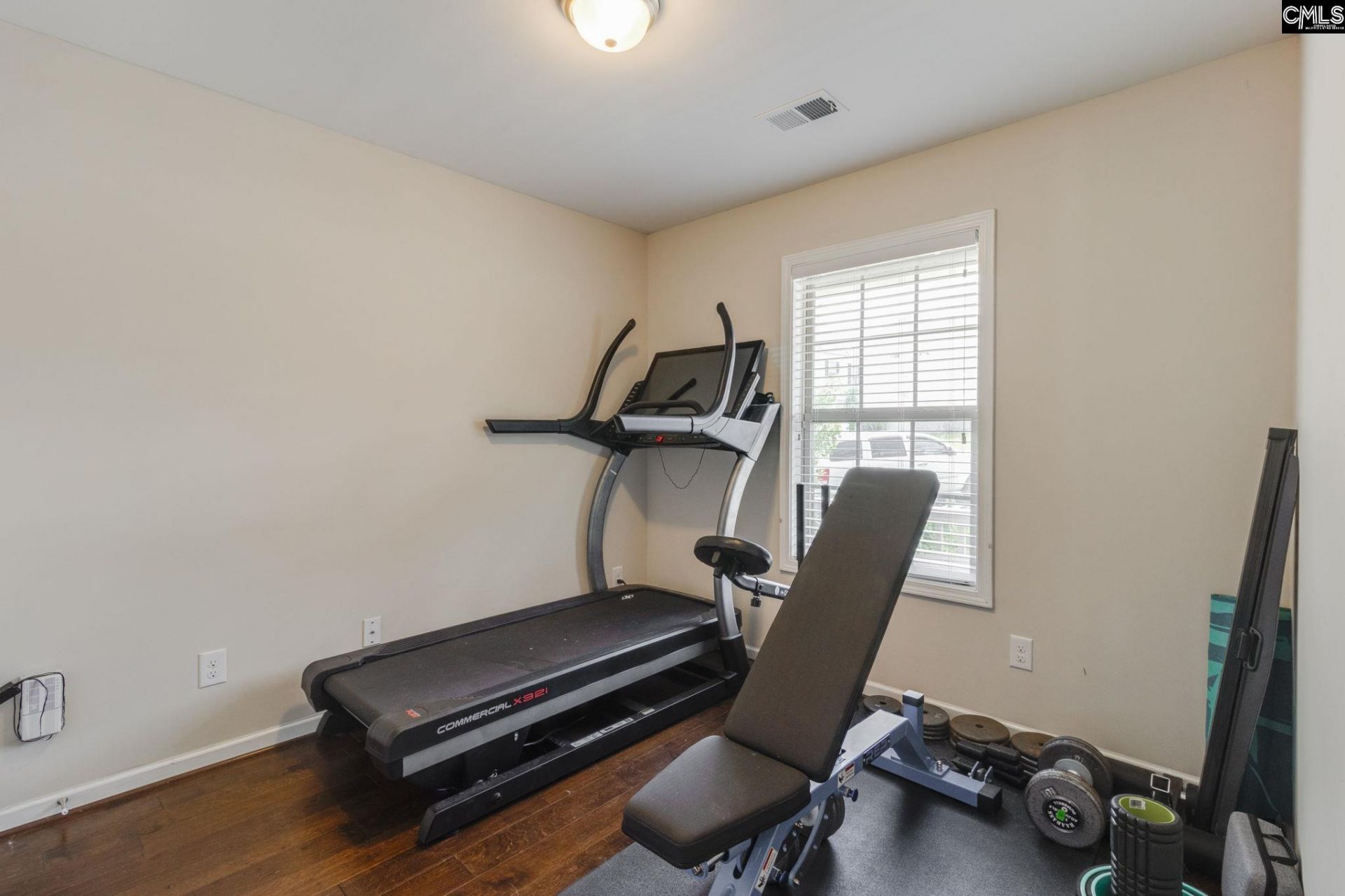637 Kimpton Drive  Photo 6