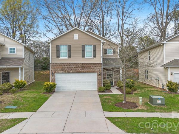 7019 Thornrose Drive , Charlotte, NC 28210