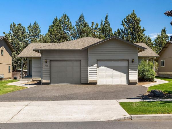 726 NE Savannah Drive, Bend, OR 97701