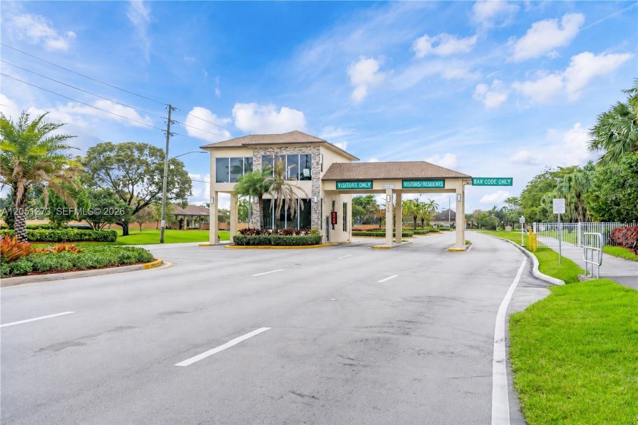 12950 SW 4th Ct, Unit 209H, Pembroke Pines, FL 33027 Photo