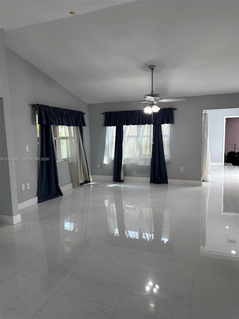 6061 NW 198th Ter , Miami, FL 33015 Photo