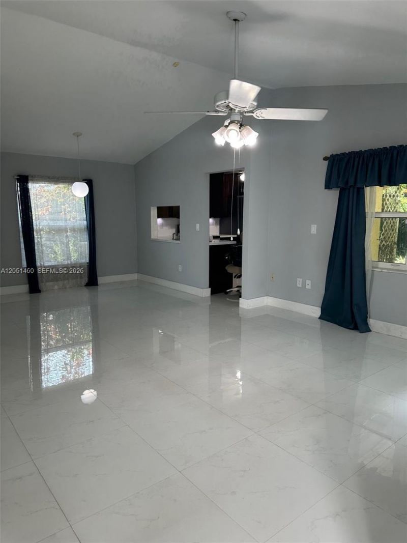 6061 NW 198th Ter , Miami, FL 33015 Photo