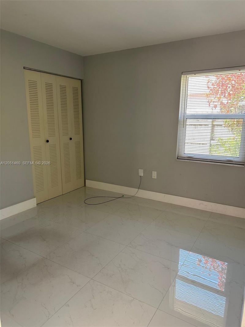 6061 NW 198th Ter , Miami, FL 33015 Photo