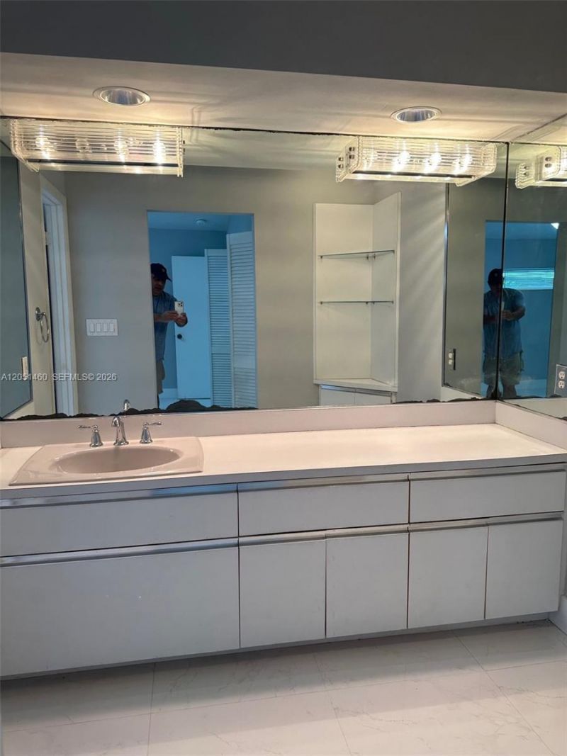6061 NW 198th Ter , Miami, FL 33015 Photo
