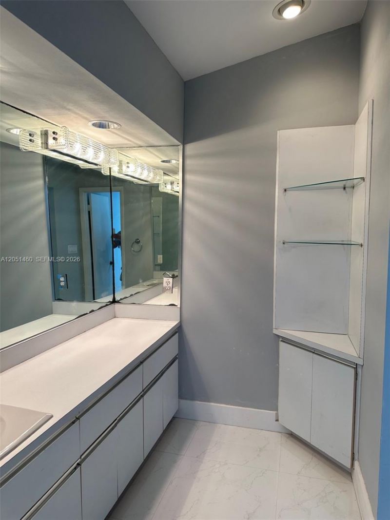 6061 NW 198th Ter , Miami, FL 33015 Photo