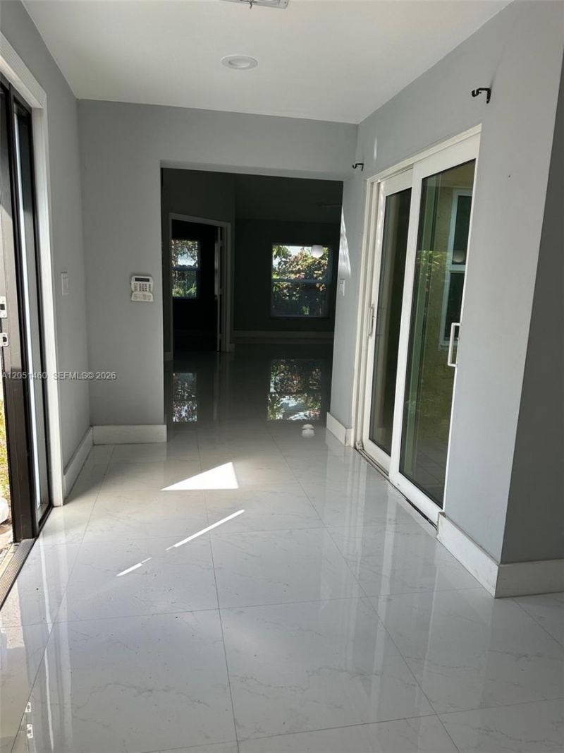6061 NW 198th Ter , Miami, FL 33015 Photo
