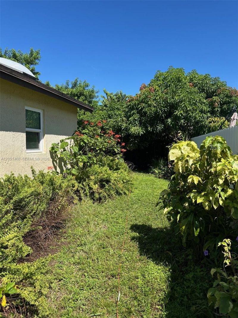 6061 NW 198th Ter , Miami, FL 33015 Photo