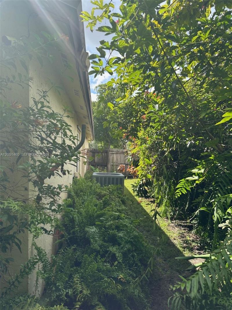 6061 NW 198th Ter , Miami, FL 33015 Photo