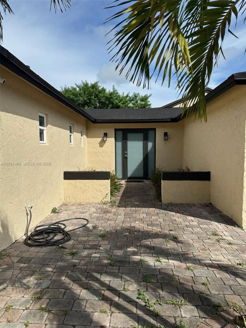6061 NW 198th Ter , Miami, FL 33015 Photo