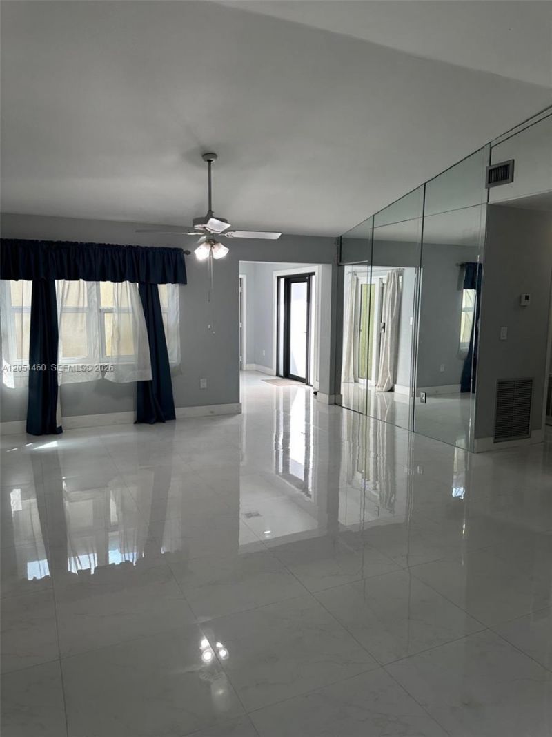 6061 NW 198th Ter , Miami, FL 33015 Photo
