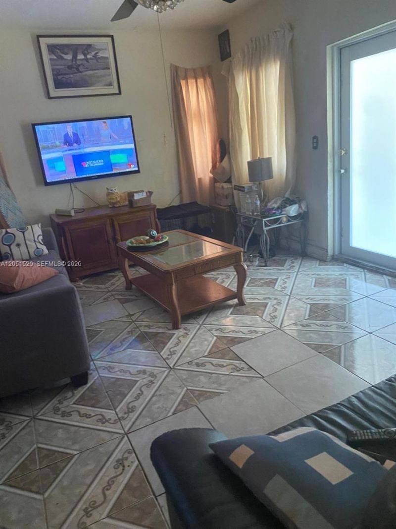 218 SW 10th Ave , Miami, FL 33130 Photo