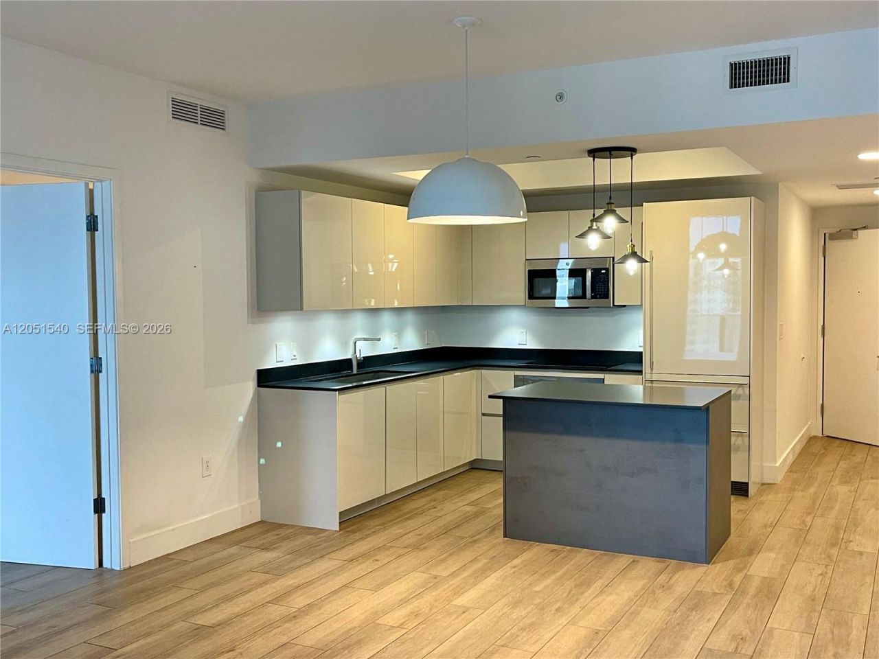 1010 Brickell Ave, Unit 3309, Miami, FL 33131 Photo