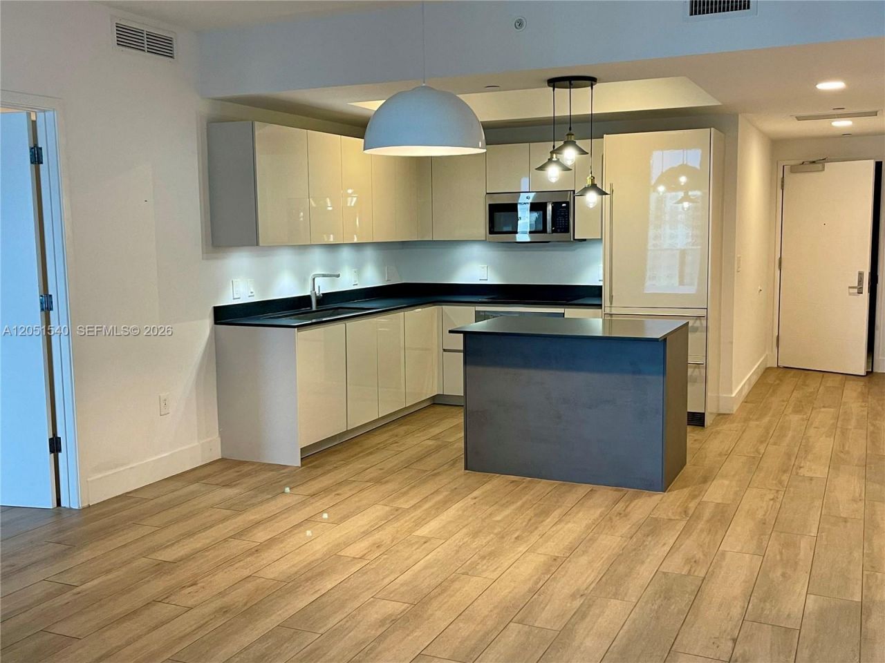 1010 Brickell Ave, Unit 3309, Miami, FL 33131 Photo