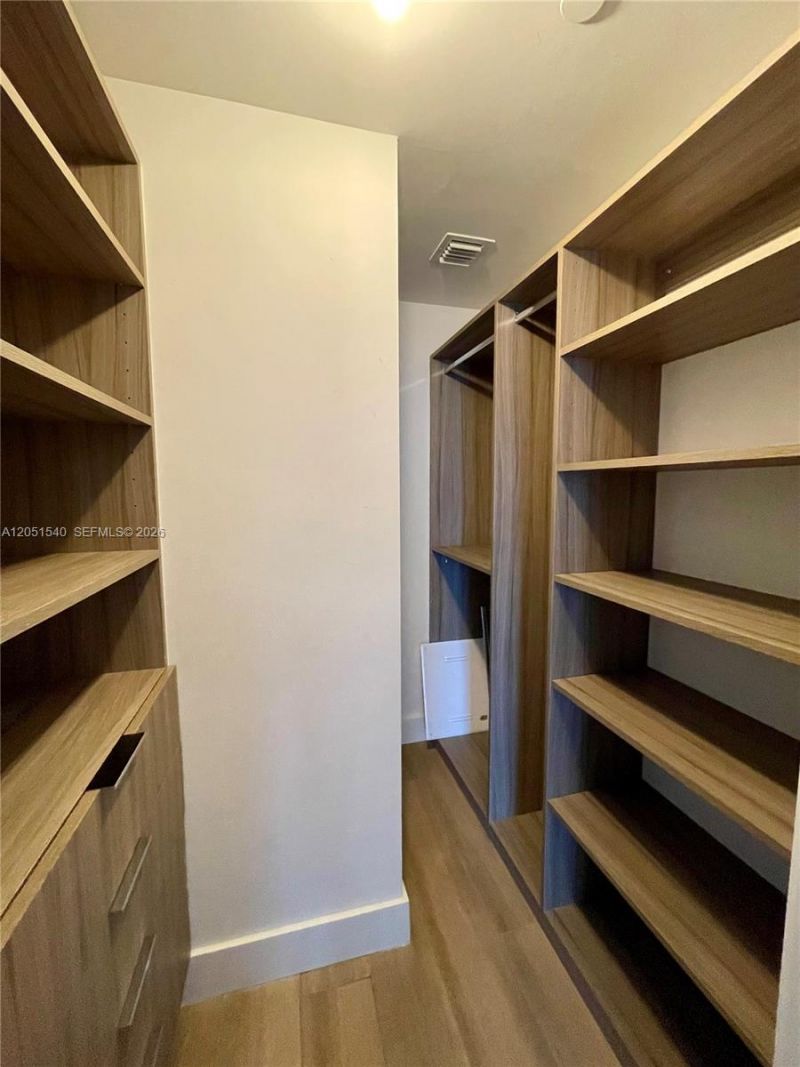 1010 Brickell Ave, Unit 3309, Miami, FL 33131 Photo