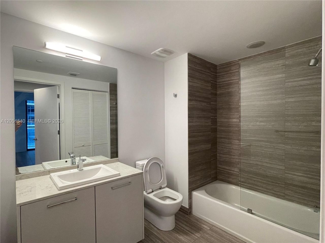 1010 Brickell Ave, Unit 3309, Miami, FL 33131 Photo