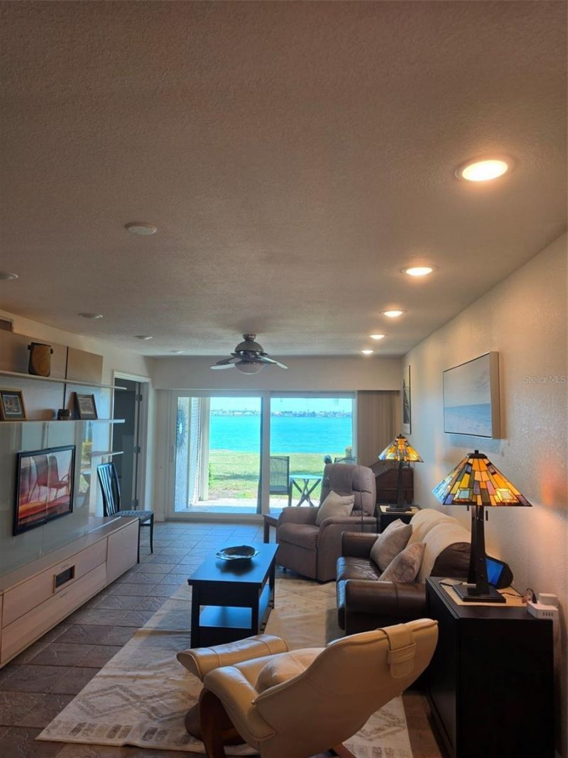 6295 Bahia Del Mar Circle, Unit 111, Saint Petersburg, FL 33715 Photo