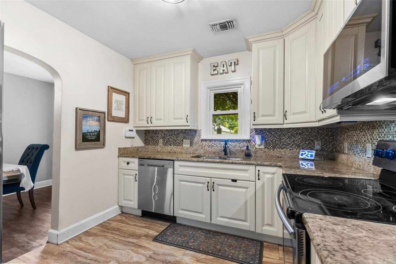 2320 16th Street N, Saint Petersburg, FL 33704 Photo
