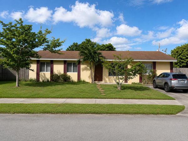 4231 SW 55th Avenue, Davie, FL 33314
