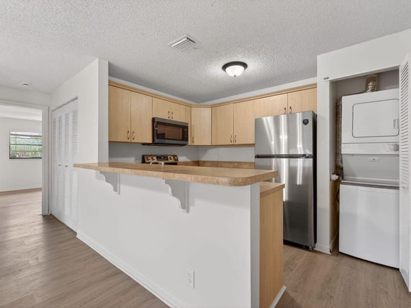 4983 NW 95th Avenue, Sunrise, FL 33351