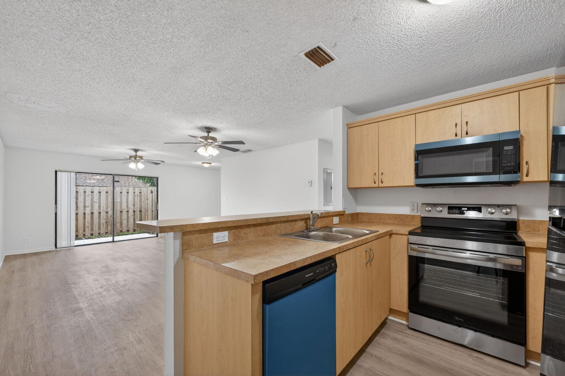 4983 NW 95th Avenue, Sunrise, FL 33351 Photo