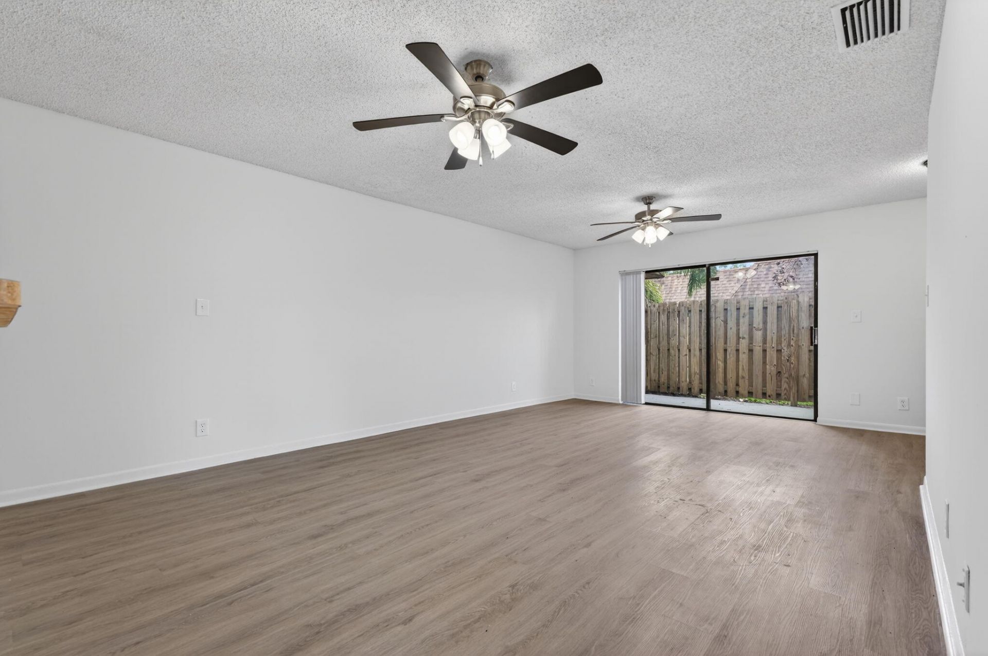 4983 NW 95th Avenue, Sunrise, FL 33351 Photo