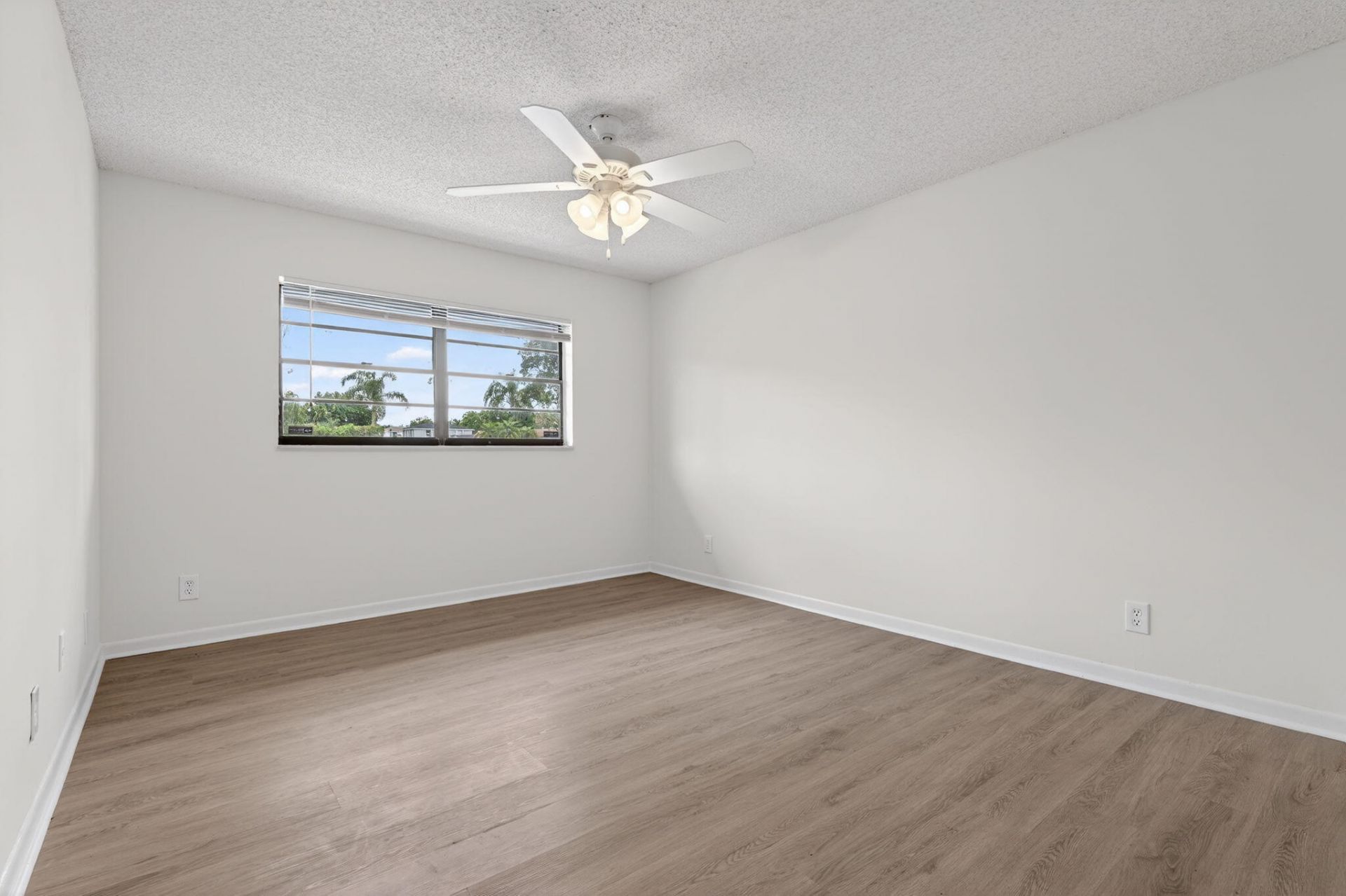 4983 NW 95th Avenue, Sunrise, FL 33351 Photo