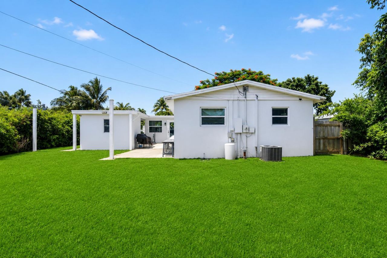 1446 W Perry Street, Lantana, FL 33462 Photo