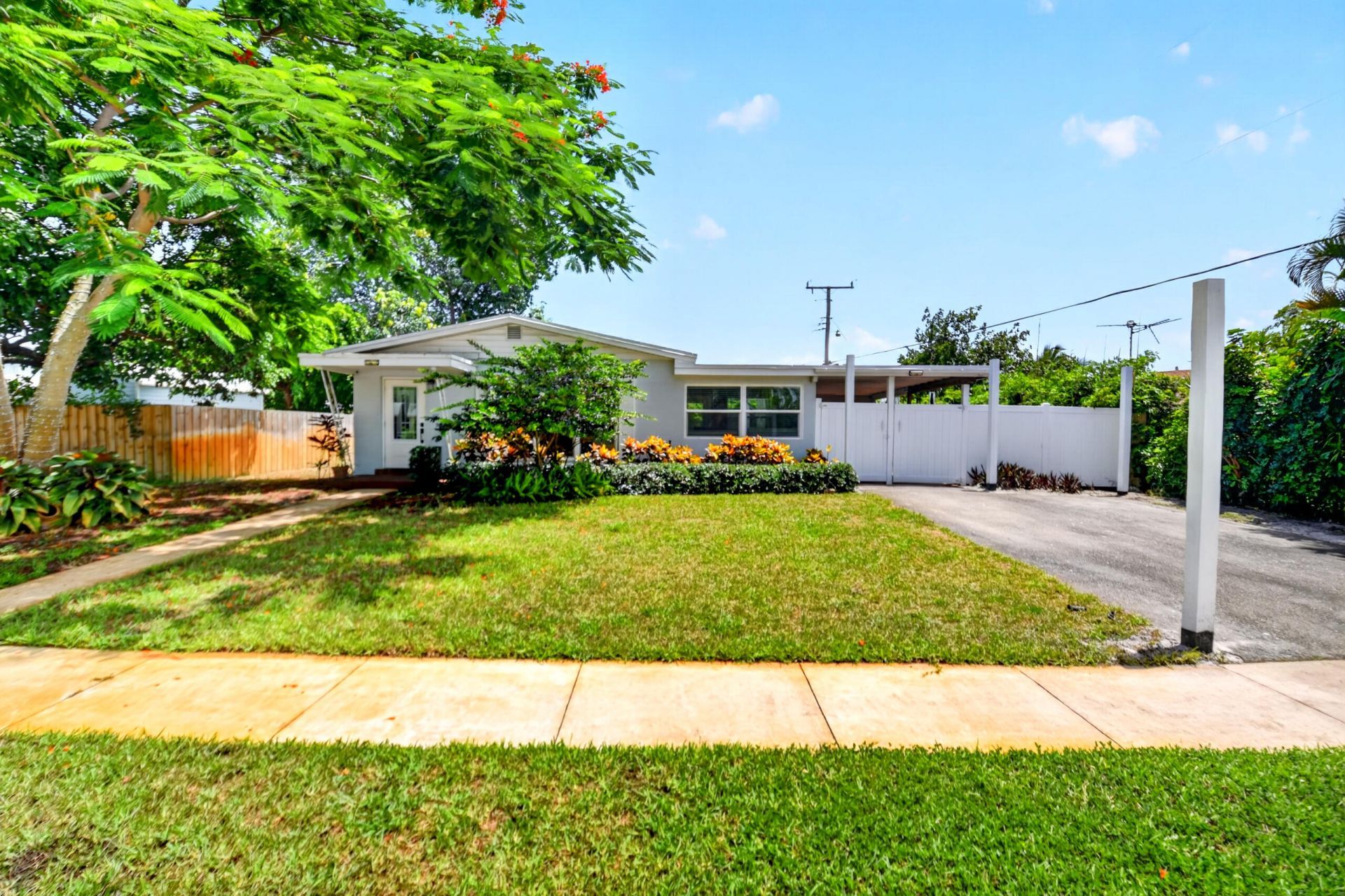 1446 W Perry Street, Lantana, FL 33462 Photo