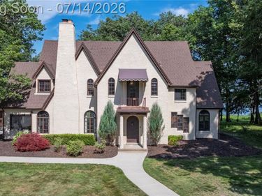 18460 Meridian Road, Grosse Ile Twp, MI 48138