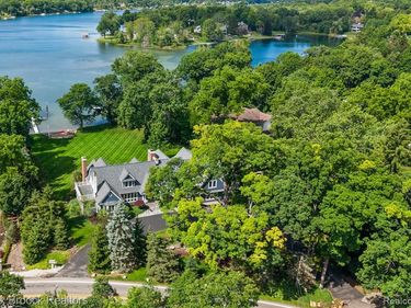 4875 Old Orchard Trail, Orchard Lake Village, MI 48324