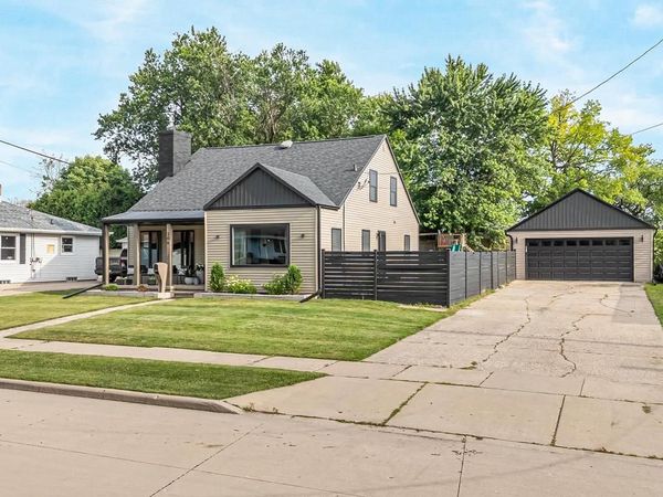 209 E 17TH STREET, Kaukauna, WI 54130