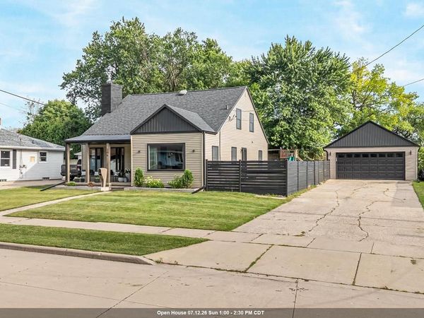 209 E 17TH STREET, Kaukauna, WI 54130