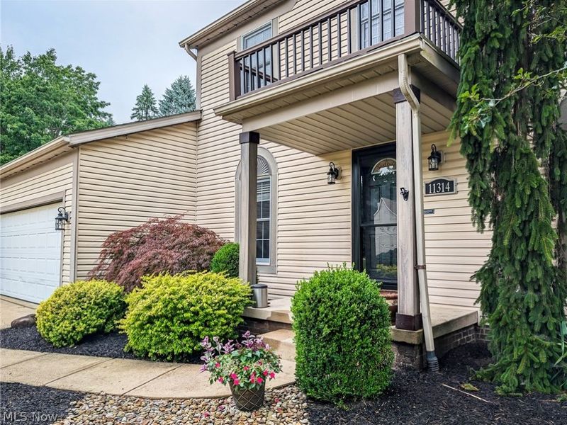 11314 Radburne Avenue NW, Uniontown, OH 44685 Photo 3