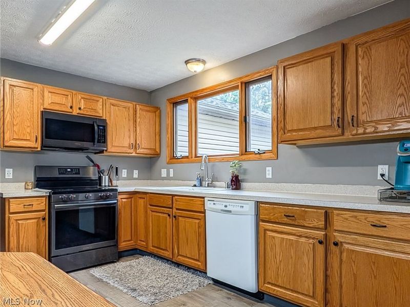 11314 Radburne Avenue NW, Uniontown, OH 44685 Photo 8